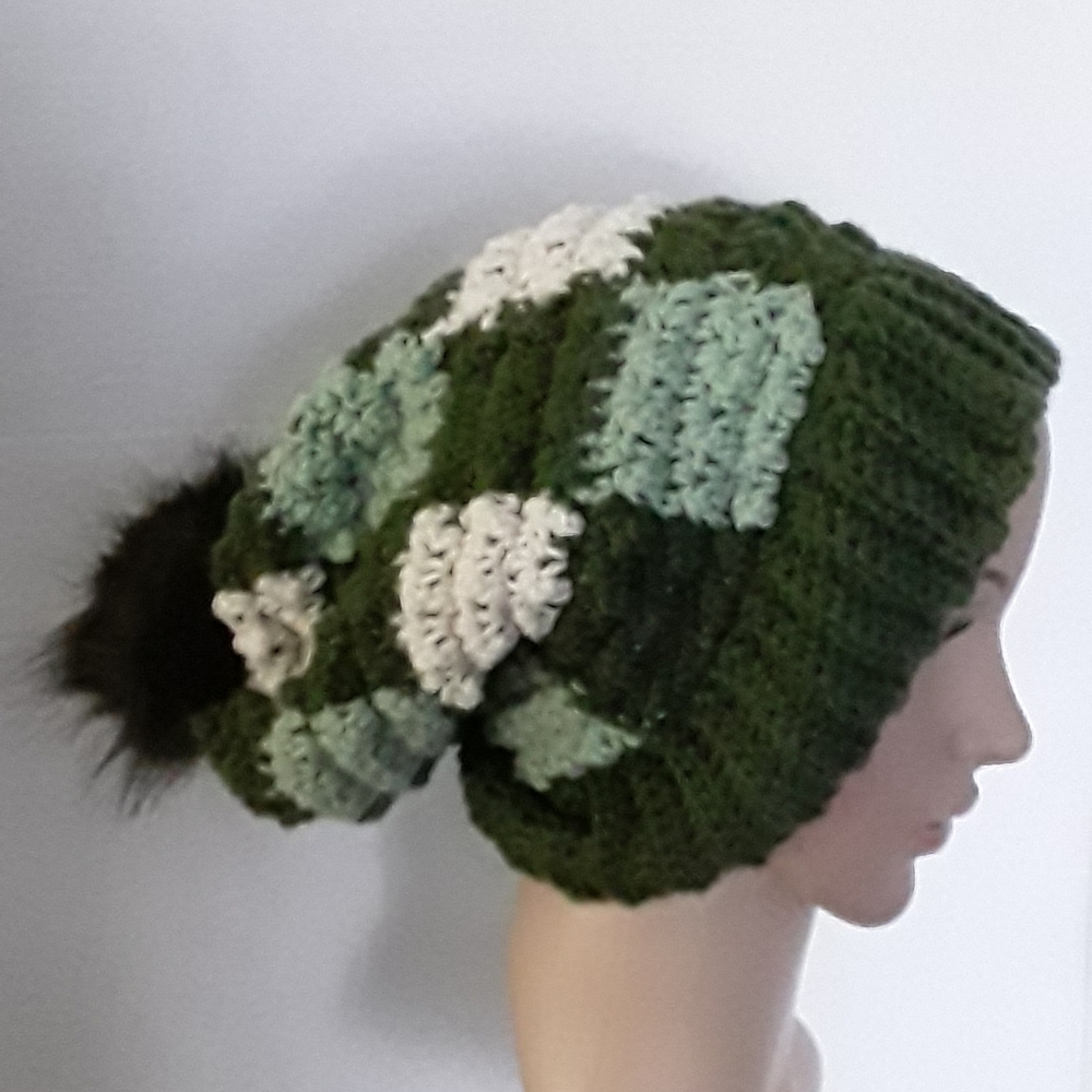 Super Cute Winter Hat (NWOT)